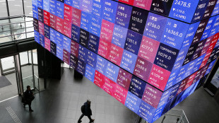 Borsa: l'Asia cade con Tokyo e Seul, l'Europa attesa in rosso