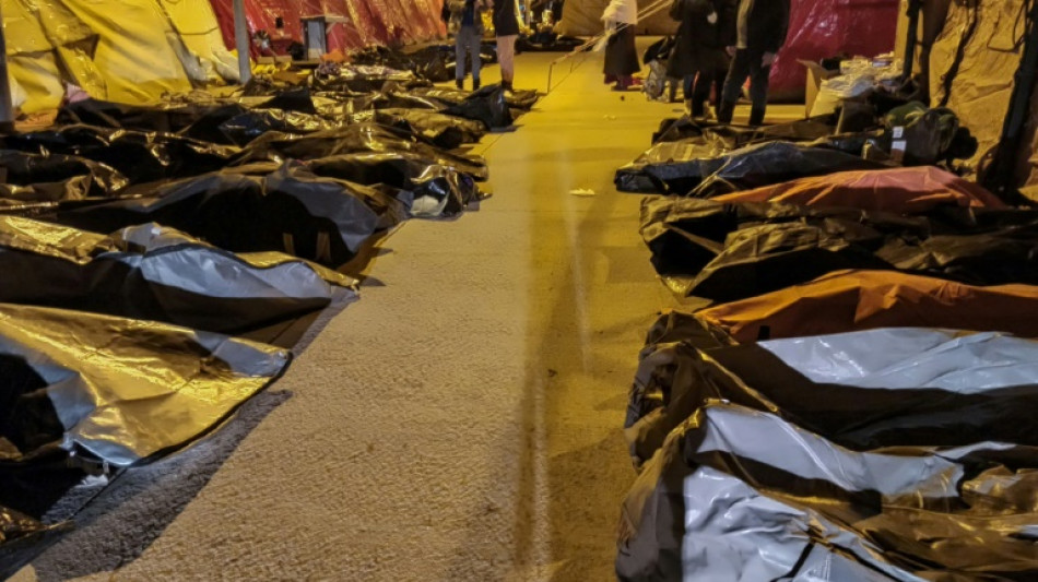 Turquie: &agrave; Antakya, des centaines de corps d&eacute;pos&eacute;s sur un parking 