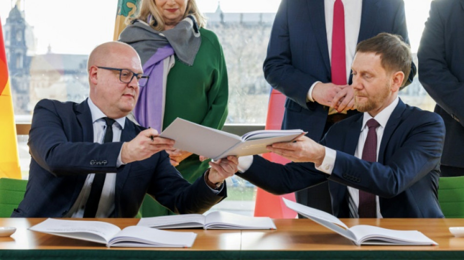 Koalitionsvertrag f&uuml;r Minderheitsregierung von CDU und SPD in Sachsen unterschrieben