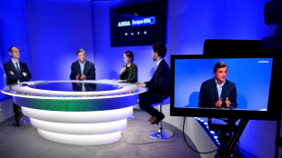 Calenda, decreto sanit&agrave; una vergogna, illude chi attende cure