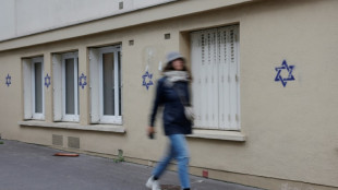 Etoiles de David tagu&eacute;es: le parquet ouvre une enqu&ecirc;te, Borne condamne