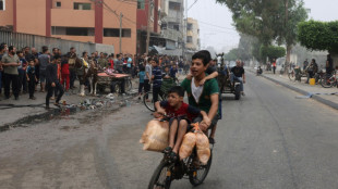 Dans la bande de Gaza bombard&eacute;e, les files s'allongent devant les boulangeries