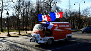 Les convois anti-pass &agrave; Paris, sur les Champs-&Eacute;lys&eacute;es