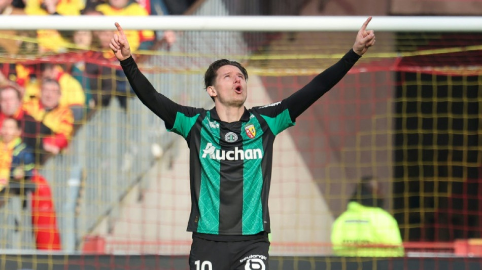 Ligue 1: Lens &eacute;crase Metz et recolle &agrave; Paris