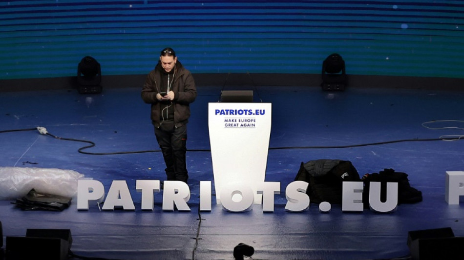 "Nous sommes le futur!": &agrave; Madrid, l'extr&ecirc;me droite europ&eacute;enne veut suivre la "tornade Trump"