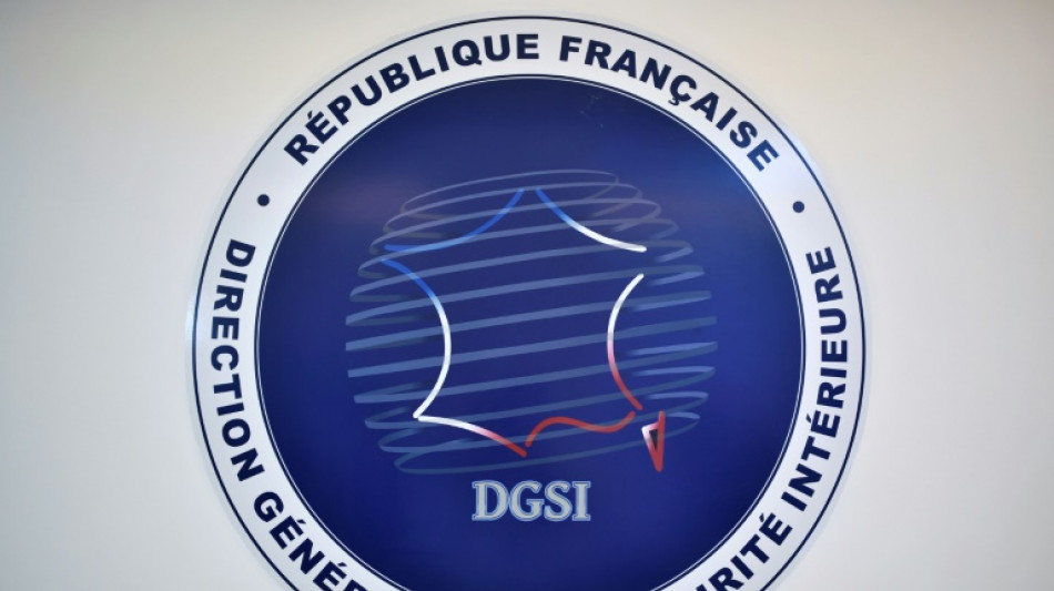 Livre sur la DGSI: procès ordonné pour un journaliste et deux ex-policiers