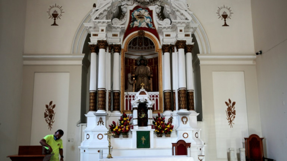 Gobierno de Nicaragua excarcela a 12 sacerdotes y los env&iacute;a al Vaticano