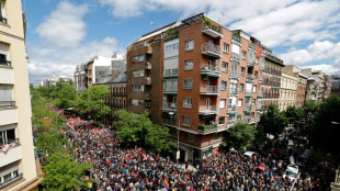 Spanish PM's supporters turn out and beg him to stay 