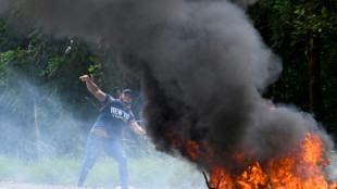 Polic&iacute;as y manifestantes chocan en jornada de protestas contra la miner&iacute;a en Panam&aacute;