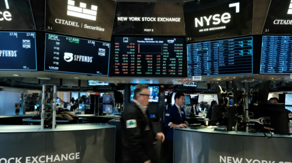 Wall Street termine en baisse, le spectre de la r&eacute;cession plane