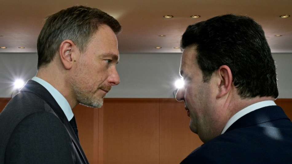 Sozial-Moratorium f&uuml;r Wehrausgaben: Lindner sorgt mit Vorsto&szlig; f&uuml;r Kritik in 'Ampel'