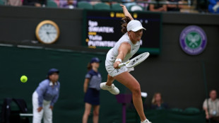 Wimbledon: d&eacute;j&agrave; fini pour Swiatek, Zverev et Djokovic avancent