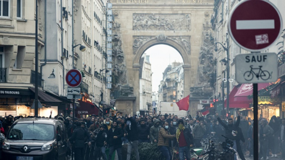 Tirs meurtriers &agrave; Paris: l'enqu&ecirc;te se poursuit pour d&eacute;terminer le mobile du suspect