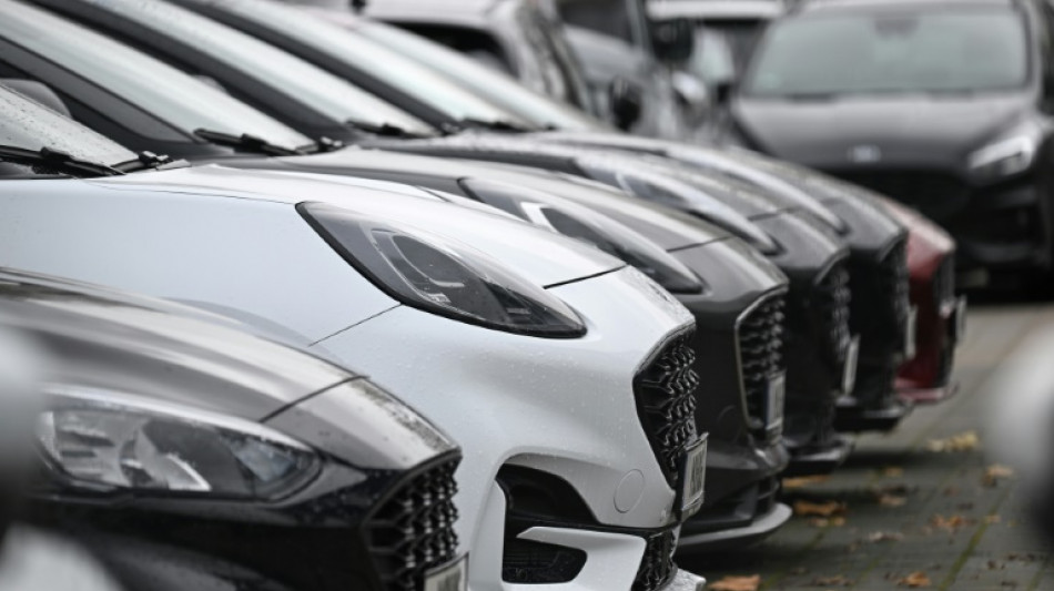 Diebstahl aus geparktem Auto scheitert: Verd&auml;chtiger schlie&szlig;t sich selbst ein