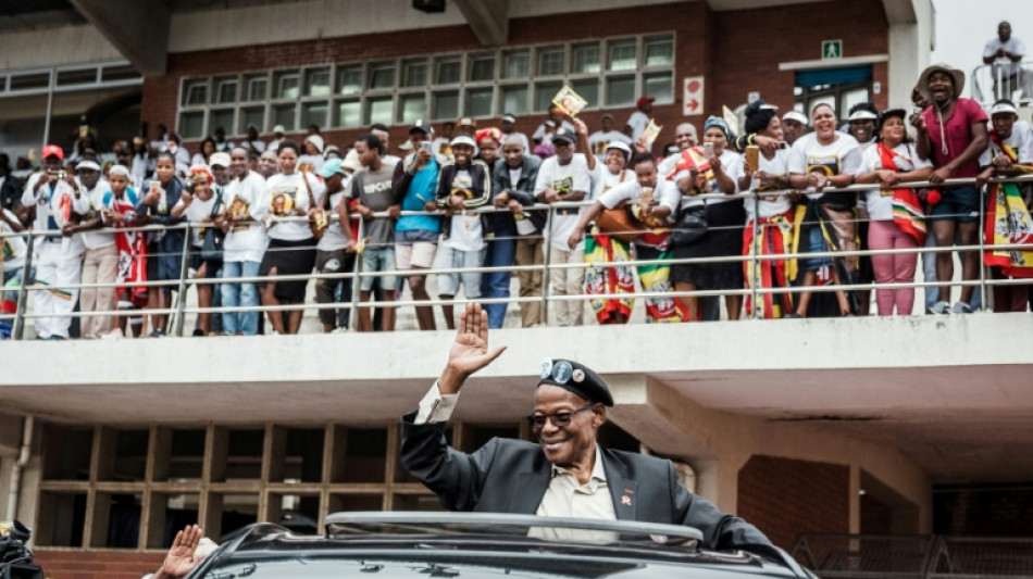 Muere en Sud&aacute;frica Buthelezi, hist&oacute;rico dirigente zul&uacute; de Inkatha