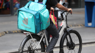 Caporalato su migliaia di rider, controllo giudiziario per Deliveroo