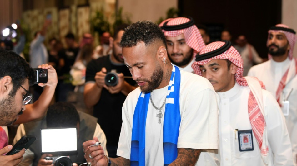 Neymar chega &agrave; Ar&aacute;bia Saudita para se apresentar ao Al-Hilal