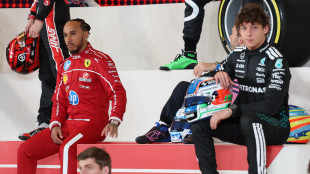 F1: test Bahrain, Hamilton gi&agrave; in pista, Leclerc nel pomeriggio