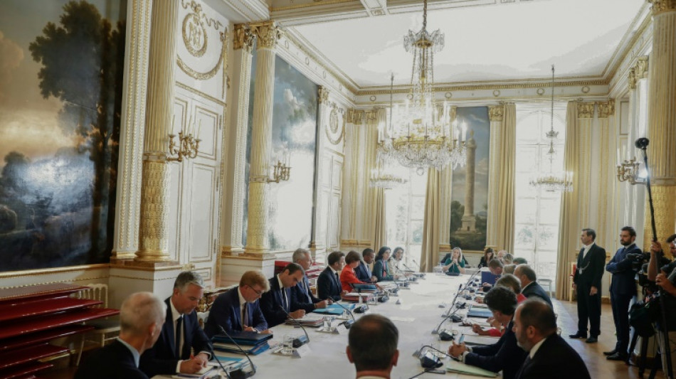 Macron monte en premi&egrave;re ligne pour d&eacute;fendre son "&eacute;cologie de progr&egrave;s"