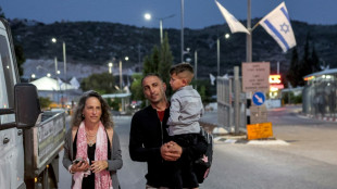 Vers l'h&ocirc;pital, covoiturage isra&eacute;lo-palestinien pour une "petite paix d'une heure"
