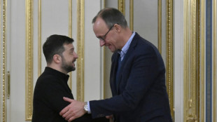 Merz sagt bei Kiew-Besuch erneut Taurus zu - Selenskyj fordert "st&auml;rkere" Hilfe