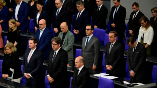 Schweigeminute im Bundestag f&uuml;r in Mannheim get&ouml;teten Polizisten