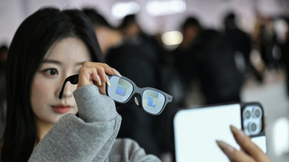 Les lunettes connect&eacute;es chinoises font de l'&oelig;il aux march&eacute;s occidentaux