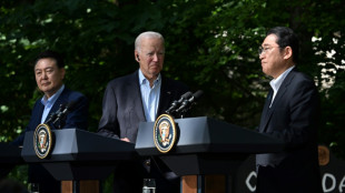 Biden, avec les dirigeants japonais et cor&eacute;en, envoie un message d'unit&eacute; face &agrave; la Chine