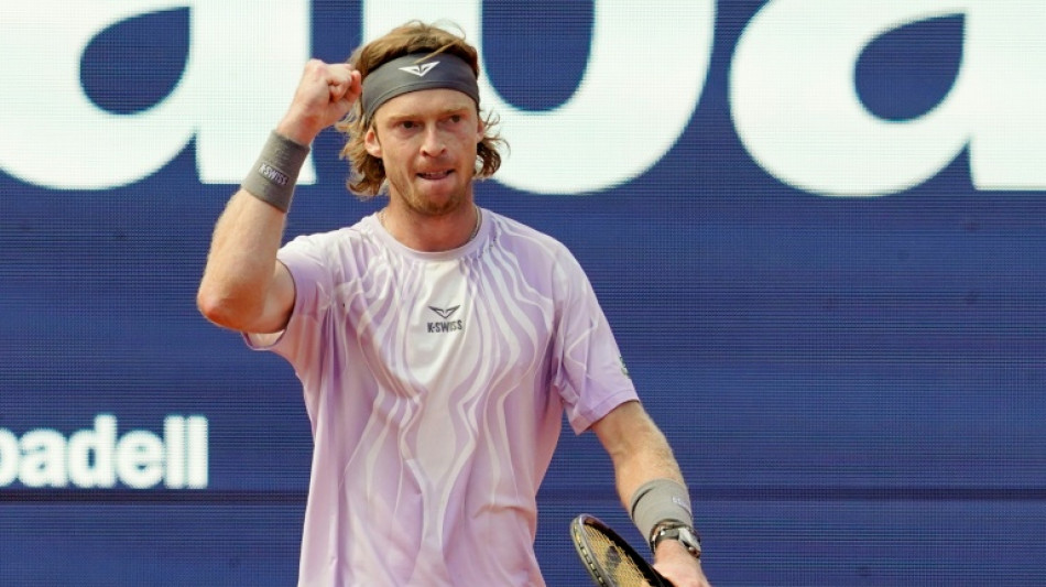 Rublev vence Medjedovic e &eacute; o primeiro finalista do ATP 500 de Barcelona