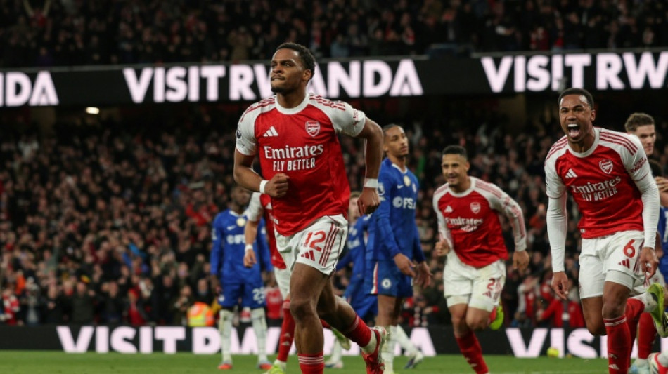 Arsenal win set-piece battle to sink Chelsea in title boost