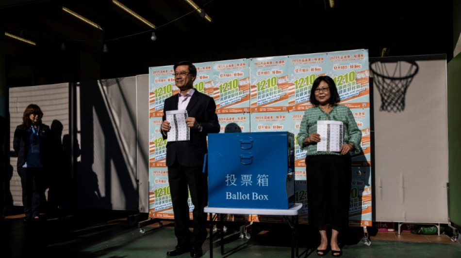 Baja participaci&oacute;n hist&oacute;rica en la elecci&oacute;n de "solo patriotas" en Hong Kong
