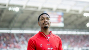 Zagueiro senegal&ecirc;s Abdou Diallo deixa PSG e assina com Al-Arabi, do Catar