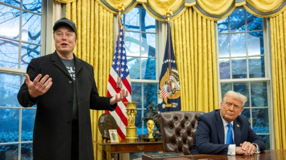 Trump r&eacute;unit son premier conseil des ministres, Musk en vedette