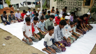 Cientos de refugiados rohiny&aacute;s abandonan Banglad&eacute;s en barcos