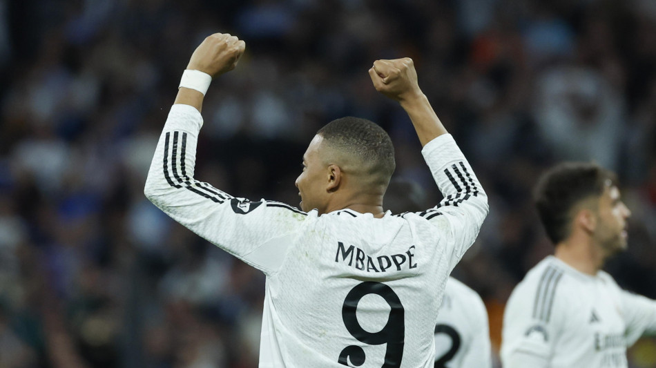 Champions: 3 reti di Mbapp&eacute; al City, Real Madrid agli ottavi