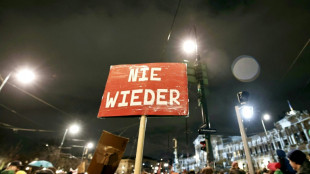 Zehntausende gehen in &Ouml;sterreich gegen Rechtsextremismus auf die Stra&szlig;e