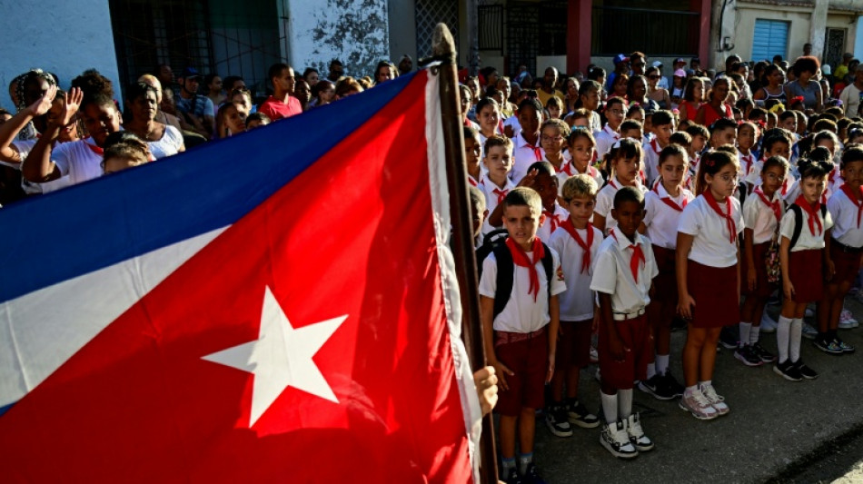 Apagones, falta de maestros y uniformes marcan el inicio del a&ntilde;o escolar en Cuba