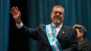 El presidente Ar&eacute;valo promete rescatar a Guatemala de la "corrupci&oacute;n"