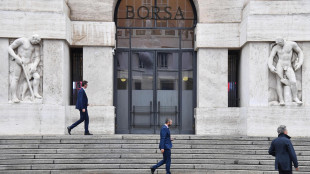 Borsa: l'Europa corre con le speranze di pace, volano i bond, petrolio -5%