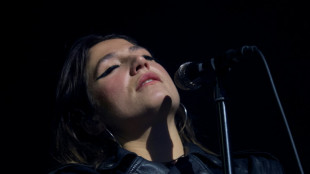 Un concert d'Iz&iuml;a annul&eacute; dans le Nord apr&egrave;s des propos violents contre Macron