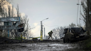 "Epuis&eacute;s": dans Bakhmout d&eacute;vast&eacute;e, l'arm&eacute;e ukrainienne r&eacute;siste malgr&eacute; l'avanc&eacute;e russe