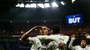 Coupe de France: transfigur&eacute;, Lyon rejoint les quarts