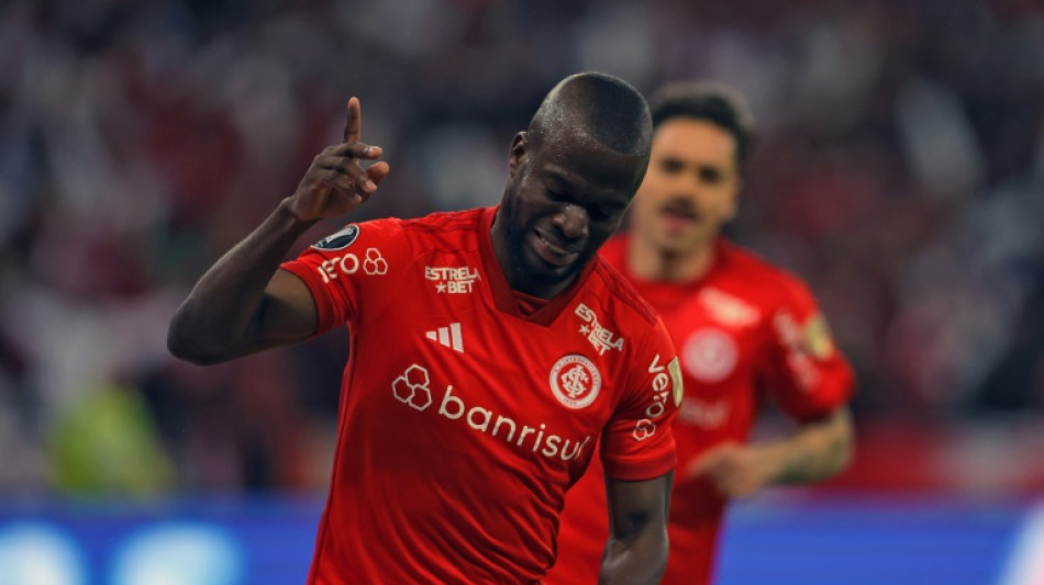Inter vence Bol&iacute;var com dois de Valencia no jogo de volta e vai &agrave;s semis da Libertadores