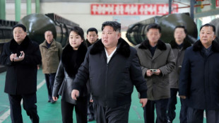 L&iacute;der norcoreano llama a ampliar producci&oacute;n de lanzadores de misiles