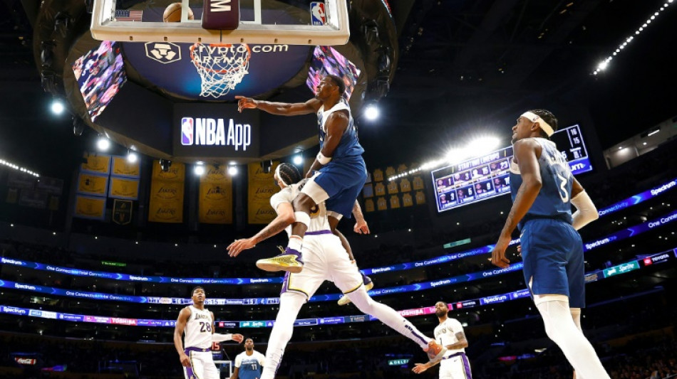 NBA: Anthony Davis &eacute;crit l'histoire avec les Lakers
