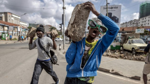 Kenya: gaz lacrymog&egrave;nes contre le chef de l'opposition, qui veut poursuivre les manifestations