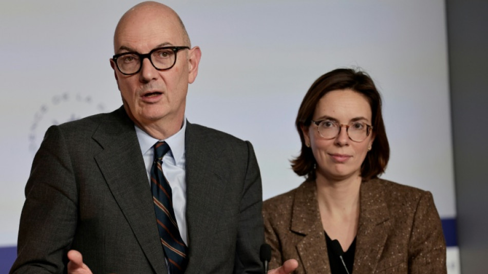 La "loi sp&eacute;ciale" au Parlement, rendez-vous d&eacute;but janvier pour reparler budget