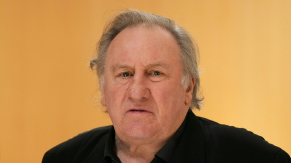 Atriz Fanny Ardant defende Depardieu em seu julgamento por agressões sexuais