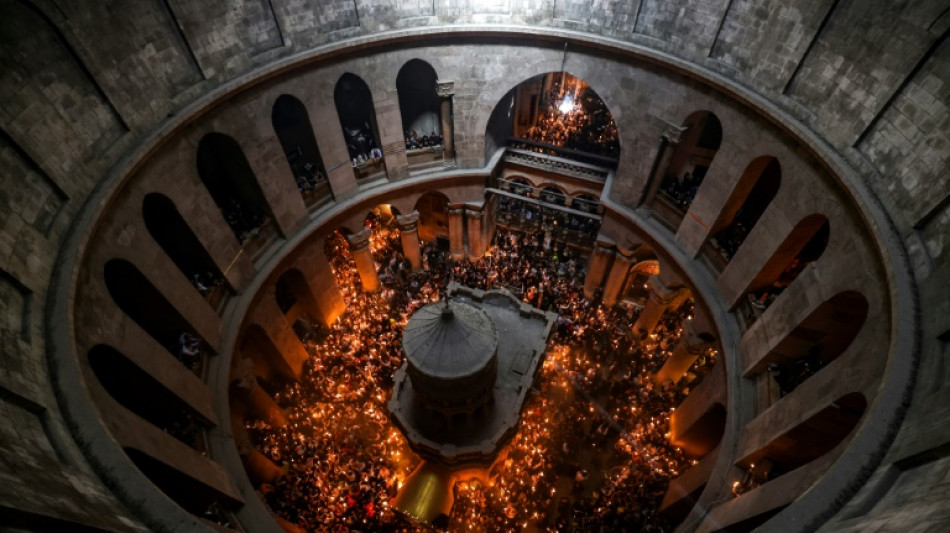 A J&eacute;rusalem, les chr&eacute;tiens orthodoxes c&eacute;l&egrave;brent le "feu sacr&eacute;" pascal
