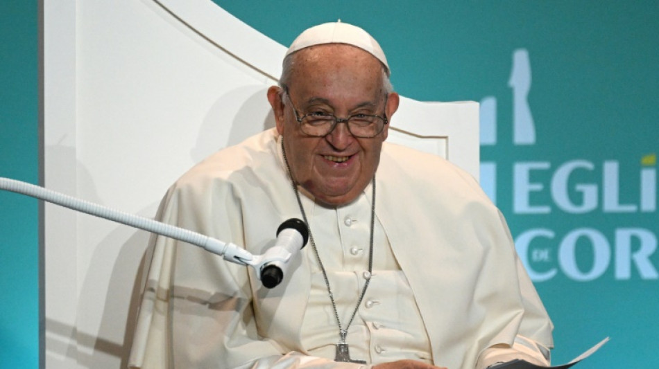 Papa celebra missa em visita hist&oacute;rica &agrave; ilha francesa de C&oacute;rsega